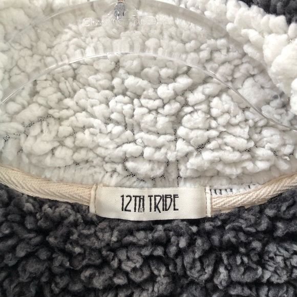 12th Tribe Sherpa Halp Zip Pullover Charcoal - Picture 4 of 5